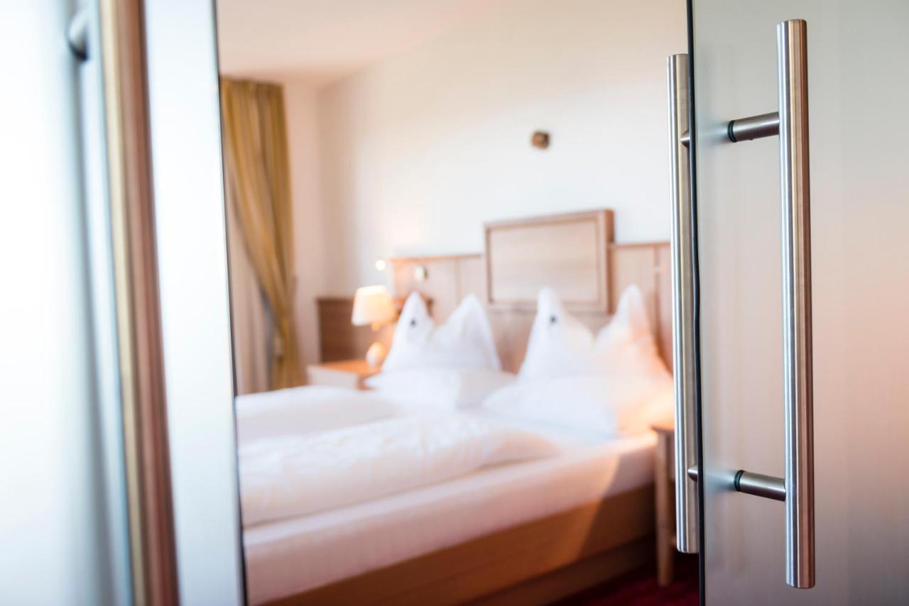 Hotel Peter بيتيرسبيرغ المظهر الخارجي الصورة